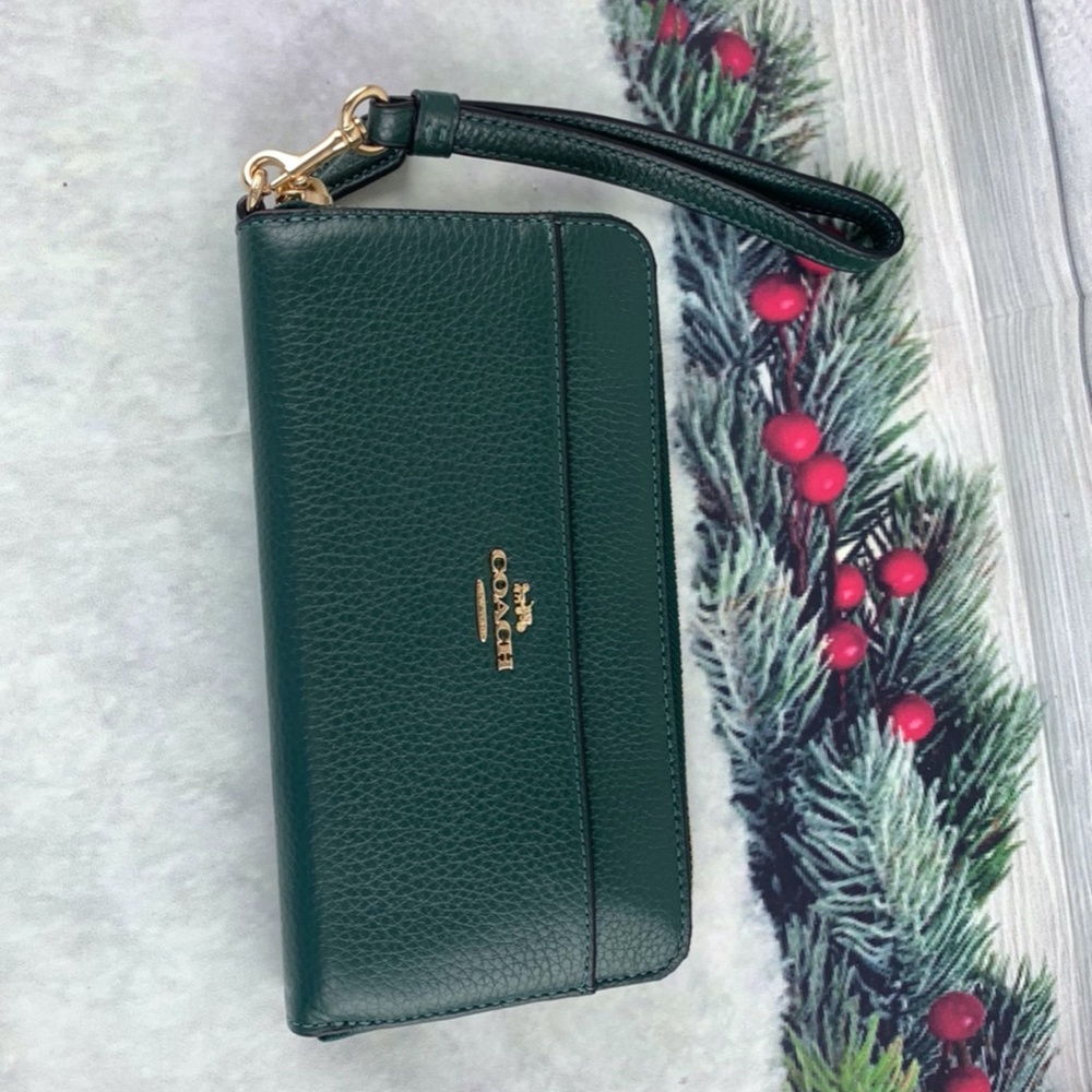 NWT COACH Accordion Zip Wallet With Wristlet Strap